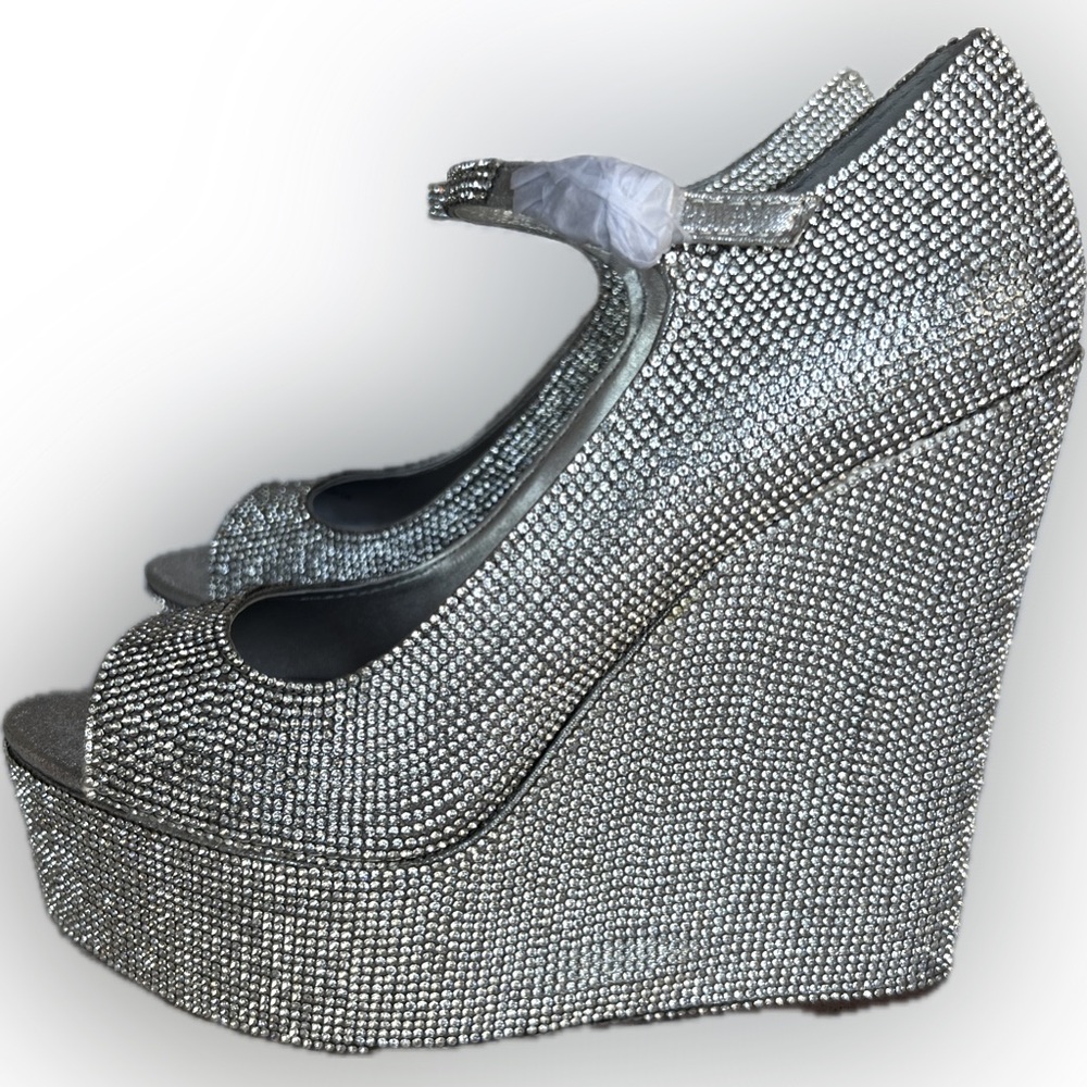 Steve Madden silver rhinestone wedges
